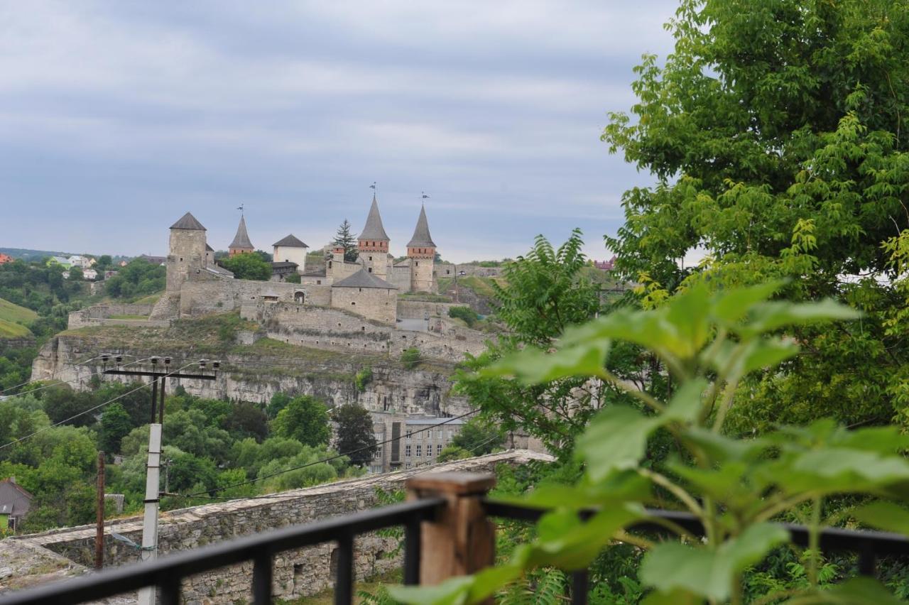 Будинок З Видом На Стару Фортецю Kamianets Podilskyi Bagian luar foto