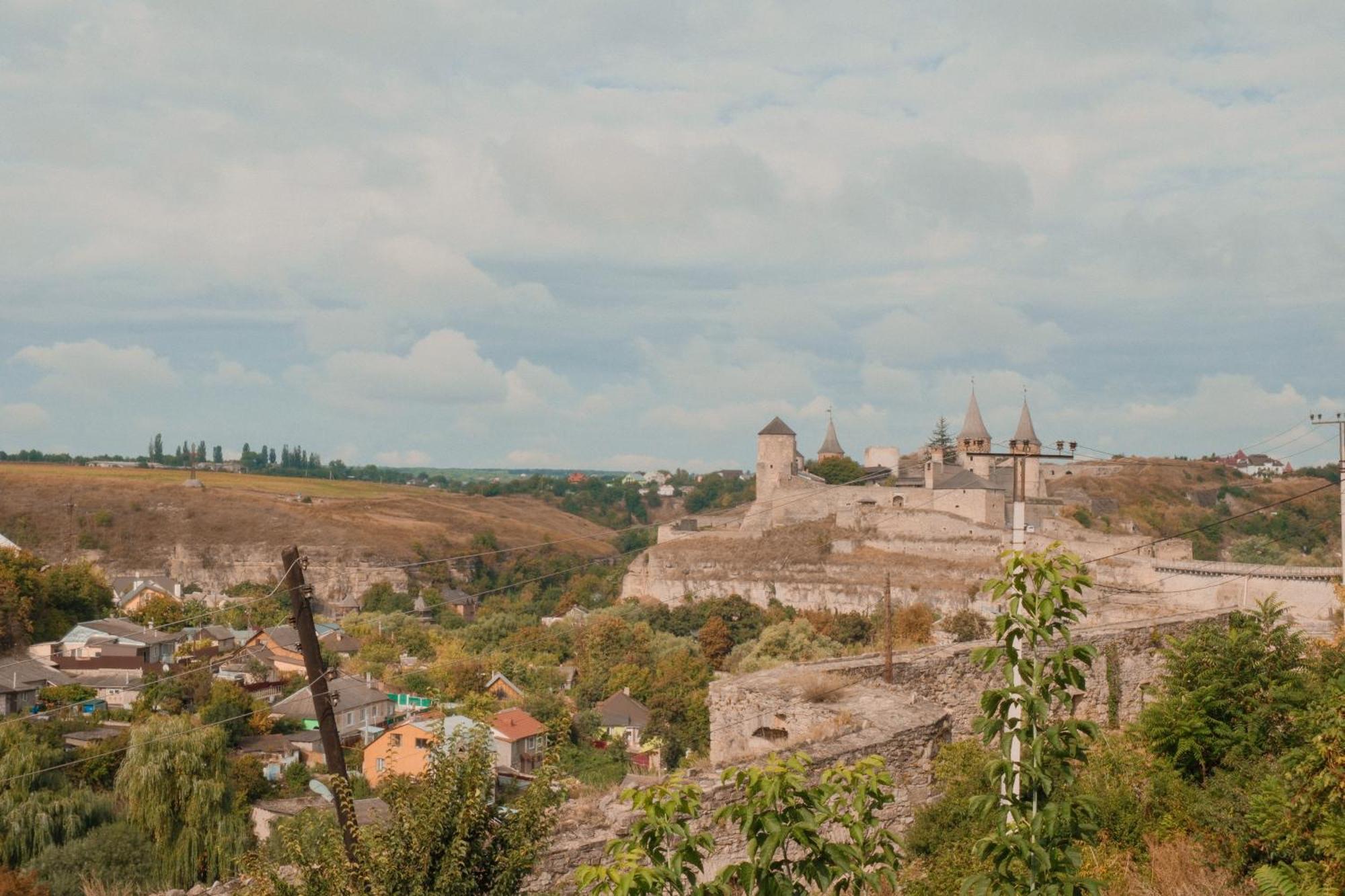 Будинок З Видом На Стару Фортецю Kamianets Podilskyi Bagian luar foto